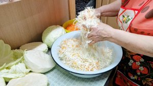 "Жизнь на пенсии".. Наступили морозы, пора квасить капусту..