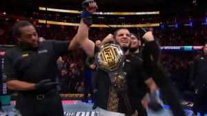 Российский боец Ислам Махачев завоевал титул чемпиона UFC в полусреднем весе.