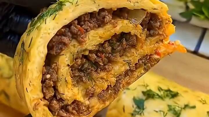 Сырный РУЛЕТ с фаршем...🌯🥩🧀😋    Рецепт ⤵️