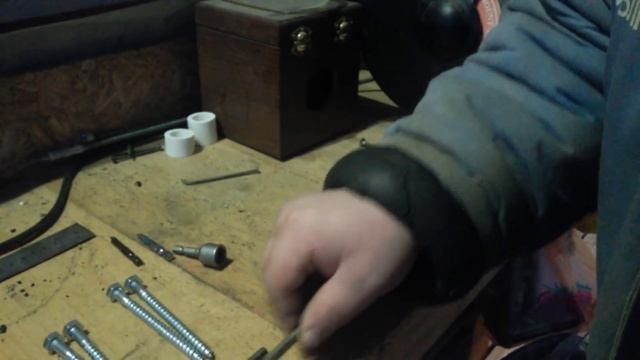 Тест шуруповерта DeWalt DCD 710 2C или как маленький Девольт Макиту победил... смотреть онлайн