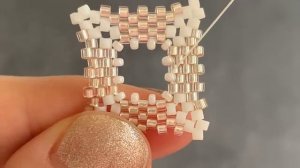 Красивые квадратные серьги с бусинами Delica от  The Craft Cat