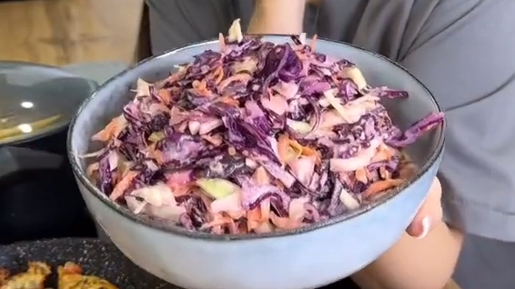 Салатик «Коул-Слоу»...🥗😋 Рецепт ⤵️