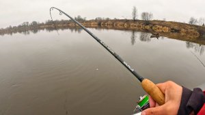 ДА КТО ТАМ ТАКОЙ И ПОЧЕМУ НЕ ПОДЫМАЕТЬСЯ! Рыбалка на спиннинг в ноябре 2025