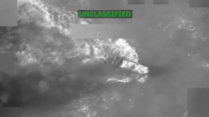 США.По лодке с эмигрантами из всех стволов