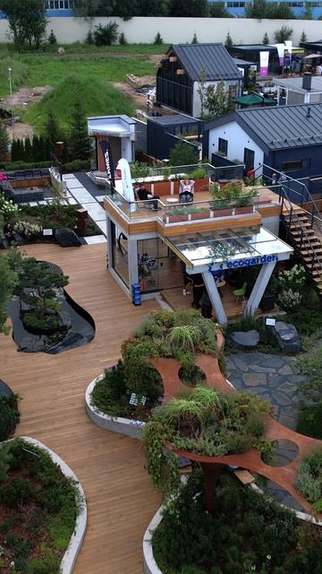 Коллаборации компаний на выставке Open Village смотреть онлайн