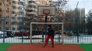 Упражнения с двуручной булавой весом 2.1 кг