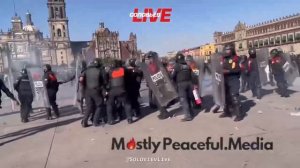 Мексика.Им пообещали гражданство США