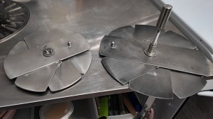 Прижимы для реторт пакетов. Удерживающие устройства для стерилизации реторт пакетов в автоклаве.