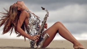 ЗОЛОТОЙ САКСОФОН И ВЕЧЕР