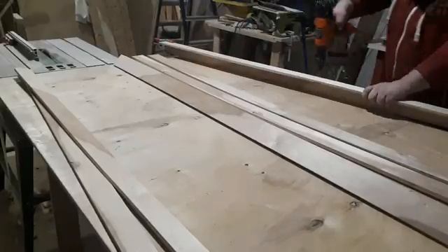 Стол - полтора листа фанеры. Каркасный стол.