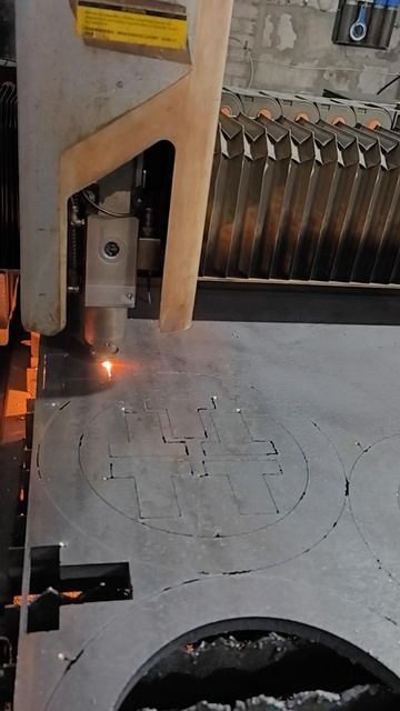 Режем металл 20 мм для шкивов и деталей смотреть онлайн