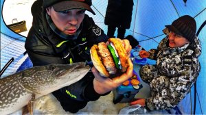 ПЕРВЫЙ ЛЁД С КОМФОРТОМ! С ЖЁНАМИ ЖАРИМ СТЕЙКИ И ЛОВИМ ЩУК!