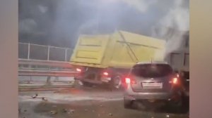 В Подмосковье из-за гололедицы произошло массовое ДТП