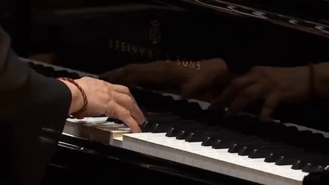 Schumann -Von fremden Ländern und Menschen - Горовиц - Аргерих - Володось смотреть онлайн