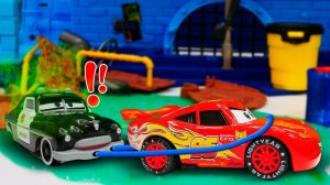 МУЛЬТИКИ ПРО МАШИНКИ. МОЛНИЯ МАКВИН и РЕВ МОТОРОВ.В ПОГОНЕ ЗА МЕЧТОЙ