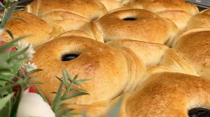 Невероятно нежные булочки с сыром и оливками! Получились просто сказочно!