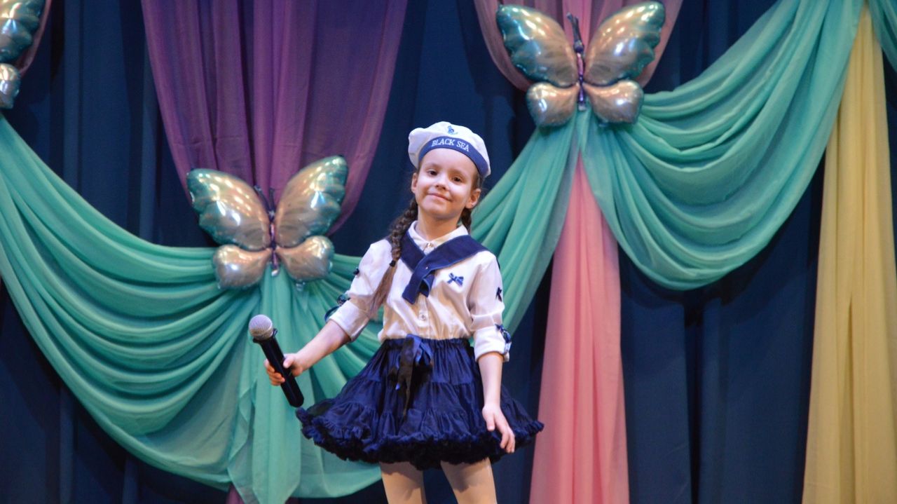 МАЛЕНЬКИЙ КОРАБЛИК В ИСПОЛНЕНИИ АЛИСЫ СУХОМЛИНОВОЙ.