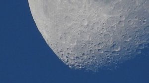 Редкиие кадры. Луна и солнце. Солнце на восходе