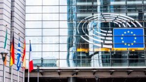 Санкции множатся, как и риски: ЕС готовит новый пакет, а Казахстан укрепляет связи с Россией