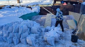 Расфасовали 2 тонны зерна по мешкам