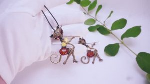 Брошь - подвеска большая "Кошечка гламурная" янтарь кошка бронза 6.5 см 109