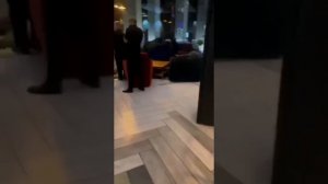 #Украина  Один человек погиб в результате стрельбы в одном из ресторанов в центре Киева.