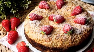 «Насыпной сметанник» — идеальный пирог для семейного чаепития.