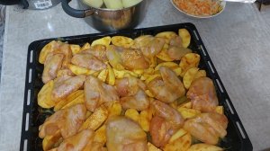 Были с девчонками в магазине, готовлю первое и второе