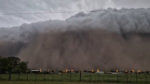 Апокалипсис в Аргентине: страшный супершторм обрушился на город Хенераль Вильегас.