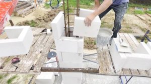 СТРОИМ ДОМ И БАНЮ. ЗАЛИВКА АРМОПОЯСА, КРЫЛЬЦА И КОЛОННЫ С АРМИРОВАННЫМ СЕРДЕЧНИКОМ