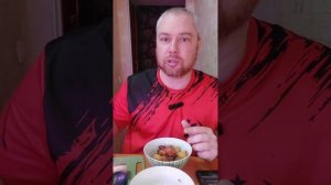 Ответы на вопросы. Мукбанг. Супчик, винигрет, сало, картошка и крылышки из духовки. Еда на камеру.