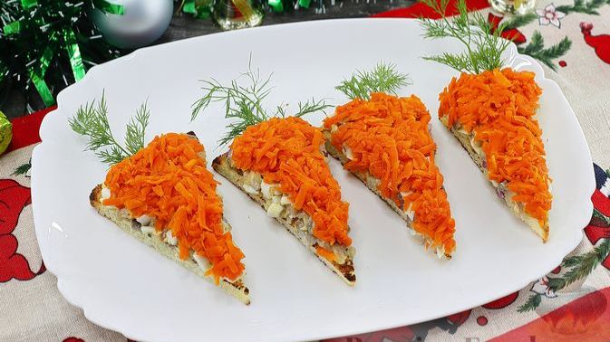 Селёдочный салат на хлебе. БУТЕРБРОДЫ С ЯЙЦАМИ, МОРКОВЬЮ И СЕЛЬДЬЮ