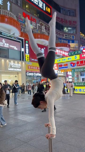 Стойка на руках, #йога #гимнастика @C9423520