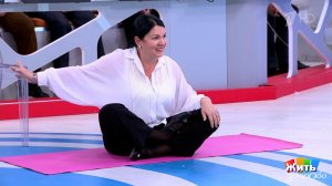 Йога для пожилых: стресс уходит, пока ты сидишь. Жить здорово! Фрагмент выпуска от 17.11.2025