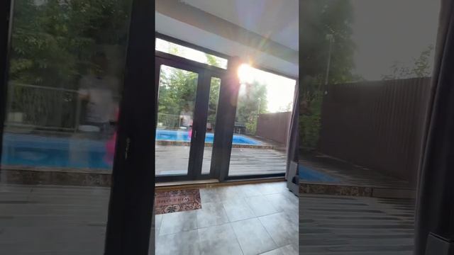 Очень СРОЧНО!!! Дом в центральном Сочи с бассейном и баней / Купить дом в Сочи выгодно. смотреть онлайн