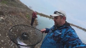 Огромная форель для Новичка на озере на спиннинг) Повезло или опыт делает своё дело ?