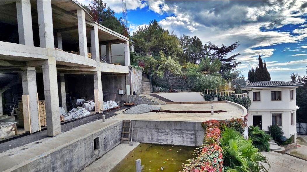 Обзор дома на продажу в Ялте, ул. Войкова смотреть онлайн