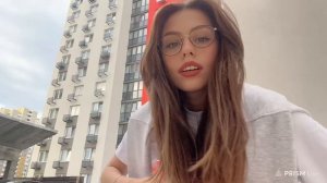 ПОДНЯЛОСЬ_ПЛАТЬЕ_НА_СТРИМЕ_ОТ_ВЕТРА