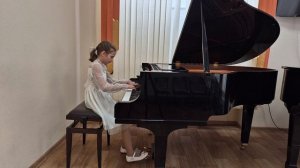 Пичугина Есения, 10 лет //  А. Лешгорн  Этюд соч.136, №10