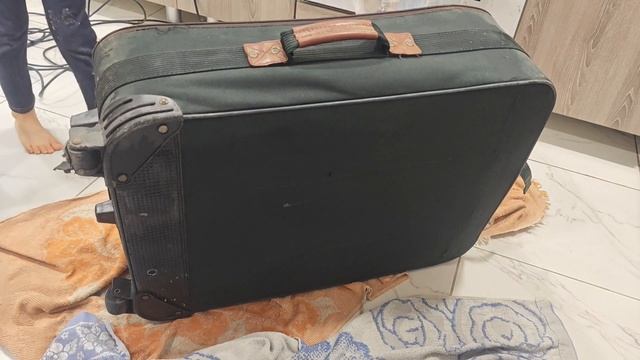 Помыла чемодан который валятся на чердаке с 2009 года.