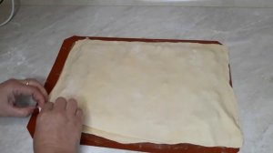 Мясной пирог из слоёного теста! Готовится легко и просто! Очень вкусно!