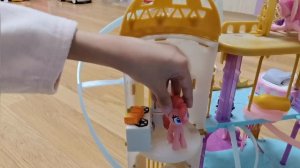 понивилл лучший отель.mp4