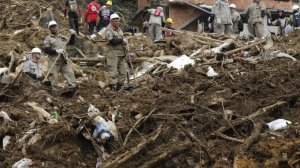 Огромный участок медного рудника обрушился на людей в ДР Конго