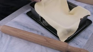 Очень вкусный мясной пирог из слоёного теста с овощами! Рецепт.