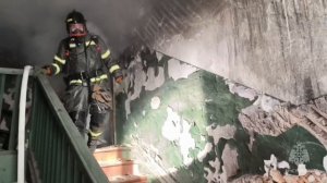 Благовещенские огнеборцы потушили возгорание в двухэтажном деревянном доме по улице Зейской