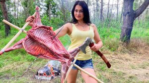 Зажарила ЦЕЛОГО ЯГНЕНКА на Костре в Лесу! Хрустящее мясо приготовленное природе
