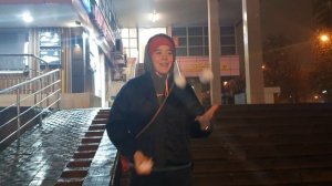 С первым снегом. Жонглирование 3 предметами