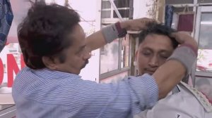 Глубокий расслабляющий массаж головы в Дели. Уличный парикмахер ASMR для сна и снятия стресса