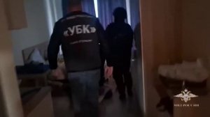 В Санкт-Петербурге полицейские задержали подозреваемых в пособничестве аферистам с Украины