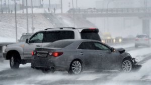 Сильнейший дождь со снегом, обледеневшие трассы и высокая опасность ДТП в Москве